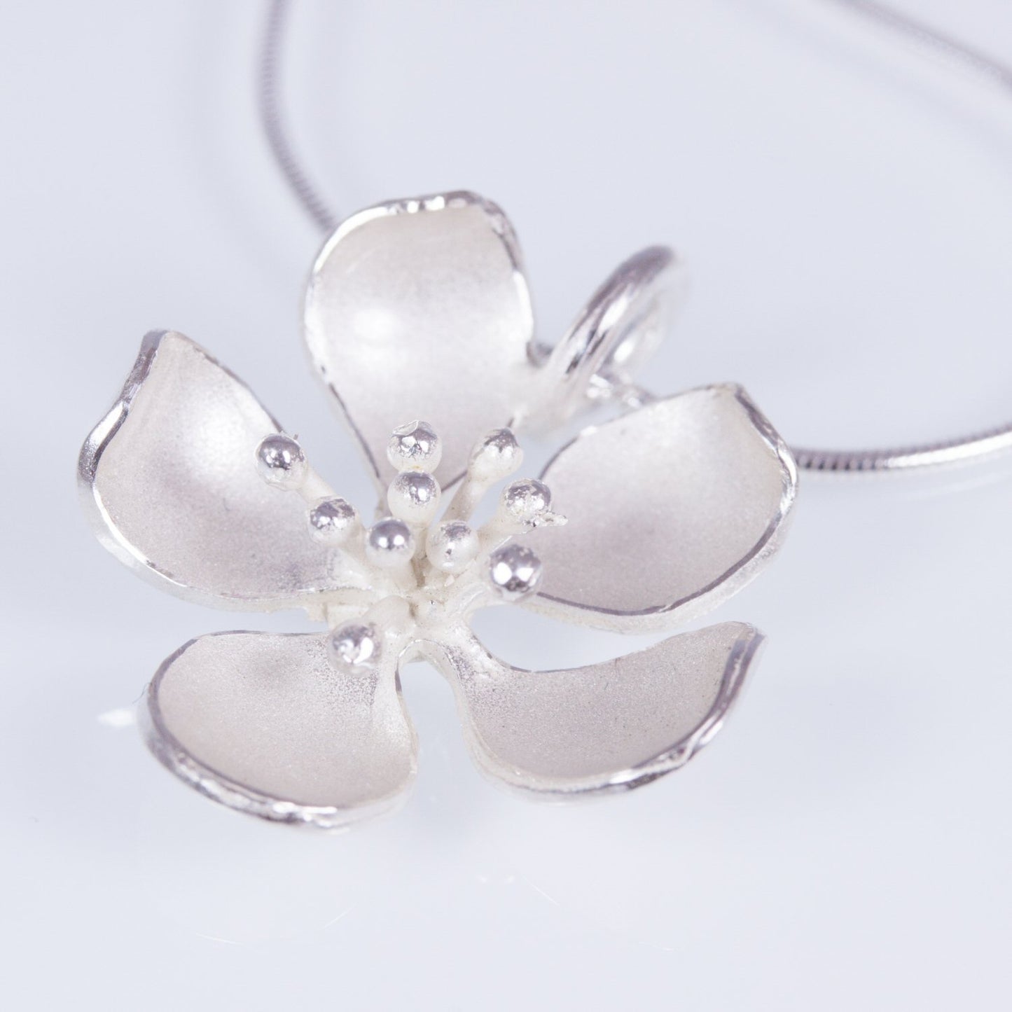 Appleflower, big-size flower necklace with snake chain
