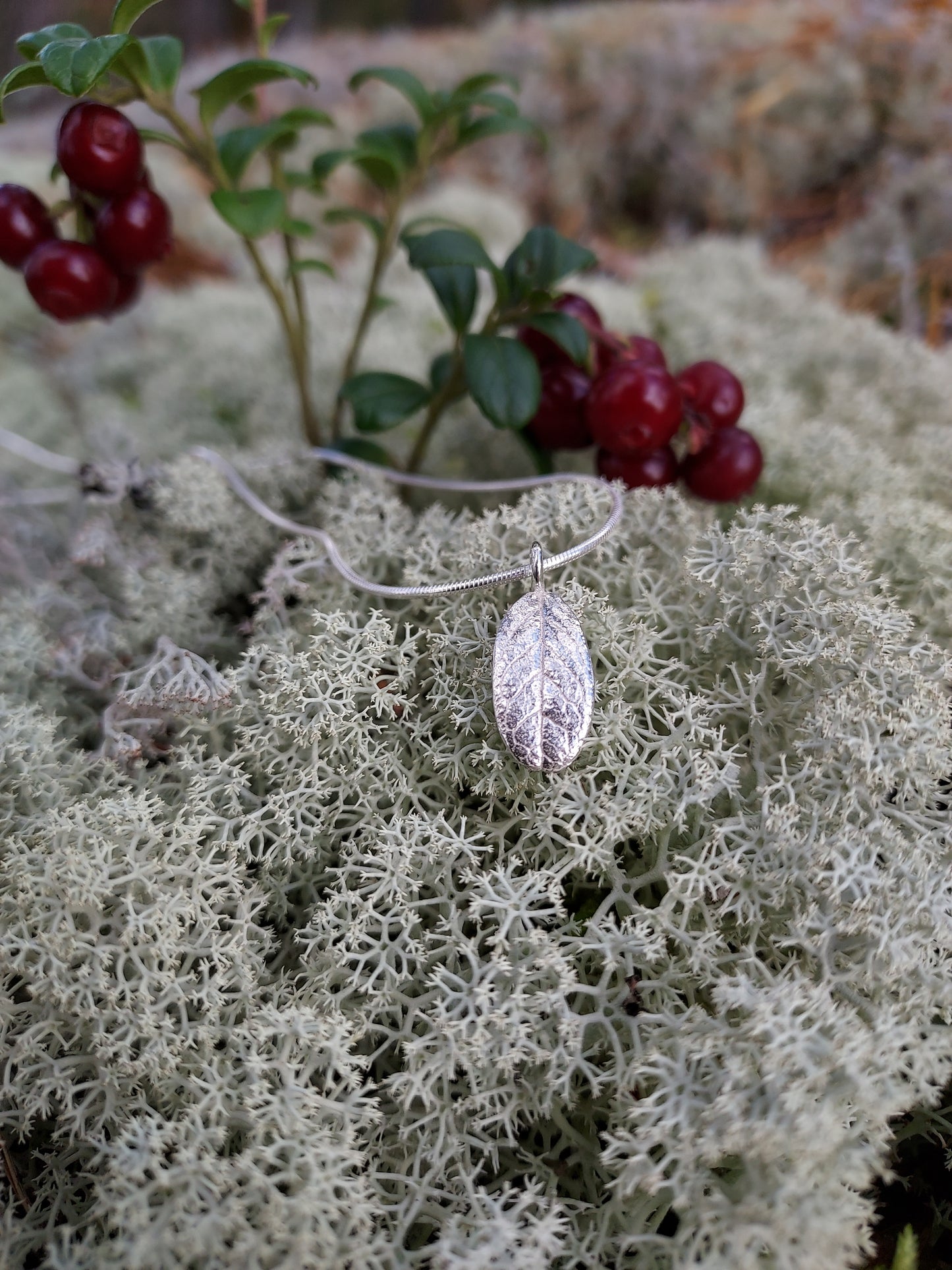 Lingonblad halssmycke med ormked