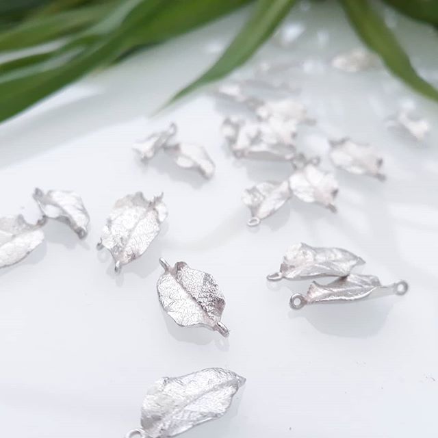 Blåbärsblad, örhängen med krokar