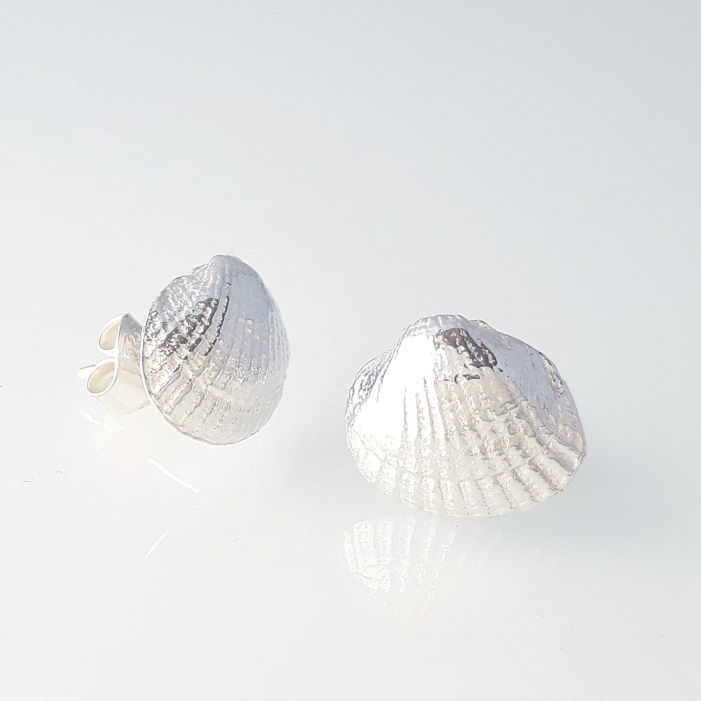 Hjärtmussla, örhängen med tappar