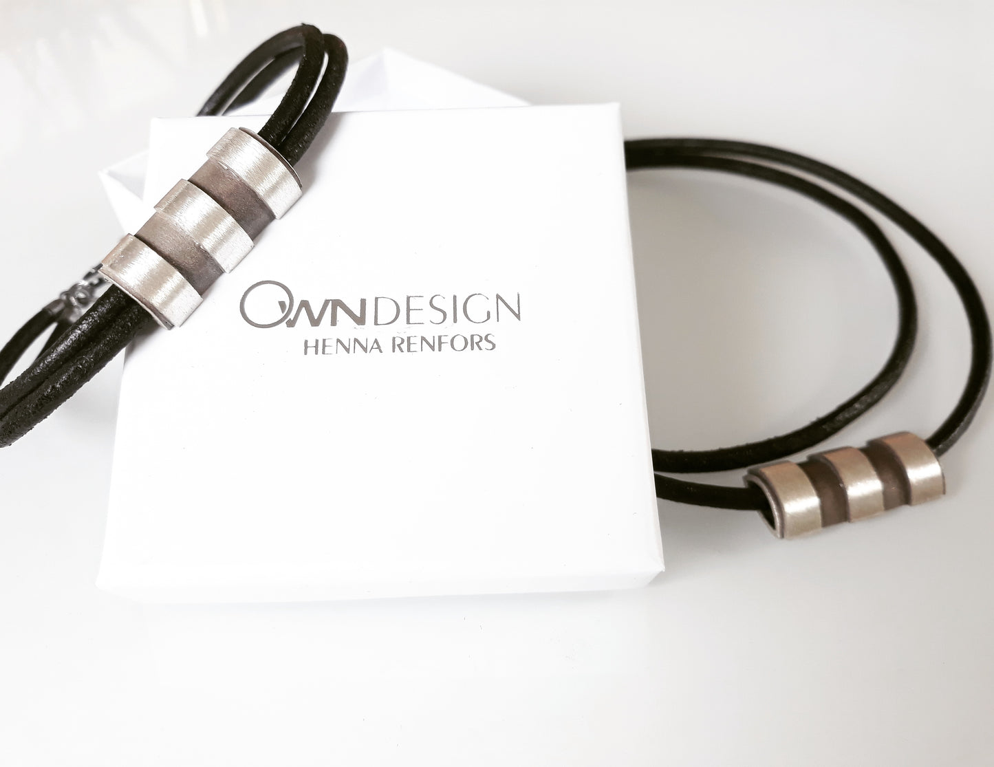 Tub, halssmycke med ormkedja