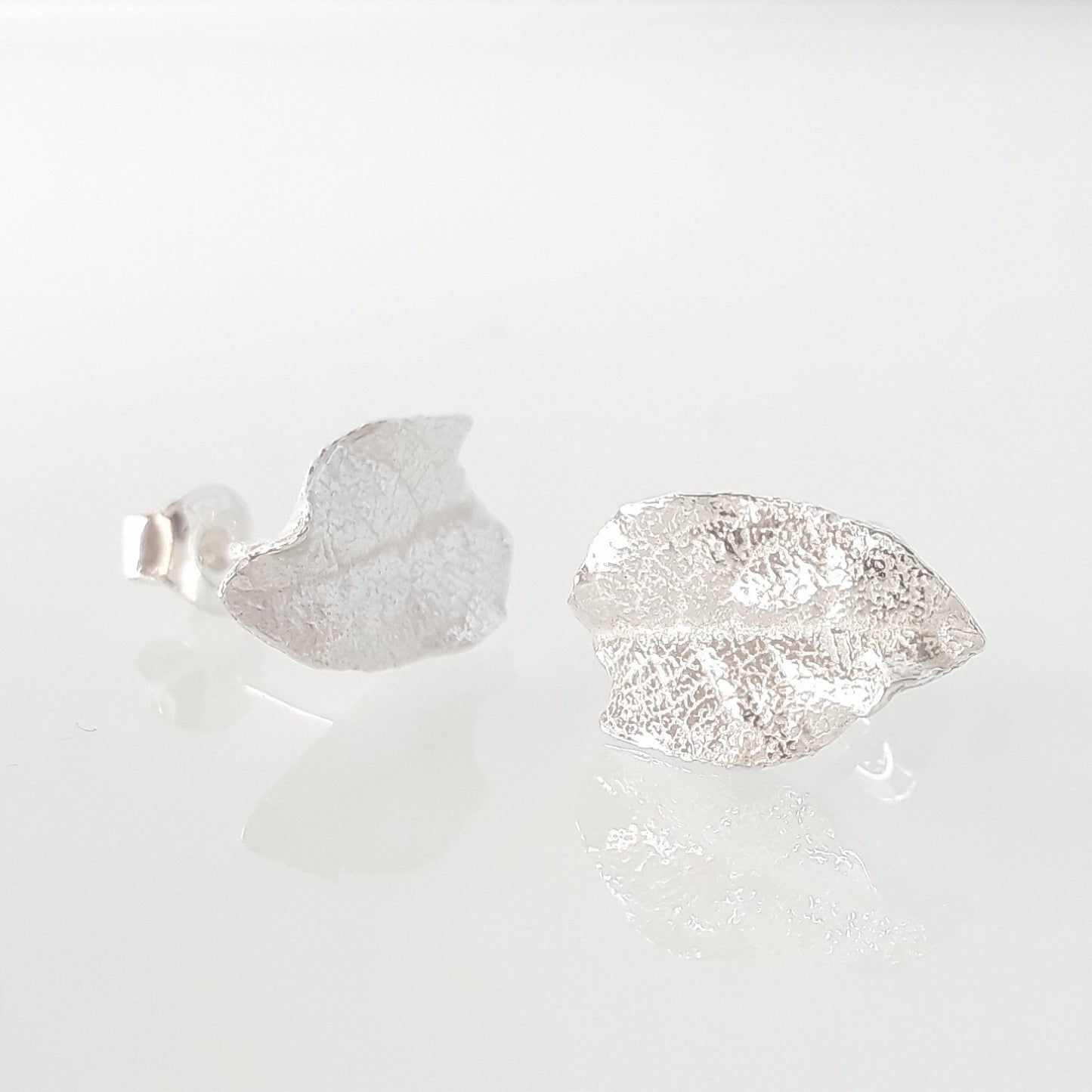 Blueberryleaf, earrings with pins