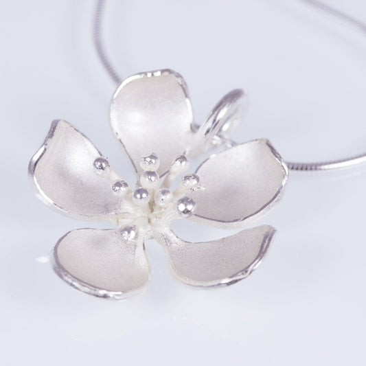 Appleflower, big-size flower necklace with snake chain
