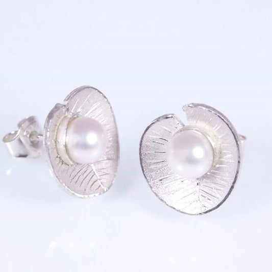 Water lilyleaf, earrings with studs