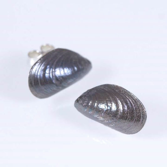 Blue mussle, small-size mussle earrings with pins