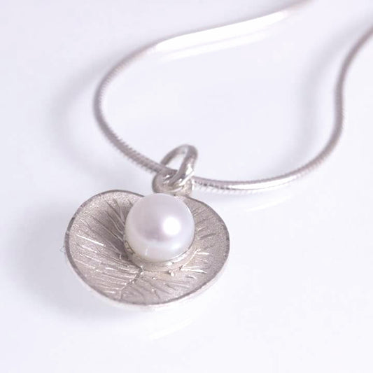 Water lilyleaf, necklace with snake chain