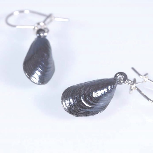 Blue mussle, small-size mussle earrings with hooks