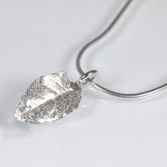 Blueberryleaf, necklace with snake chain