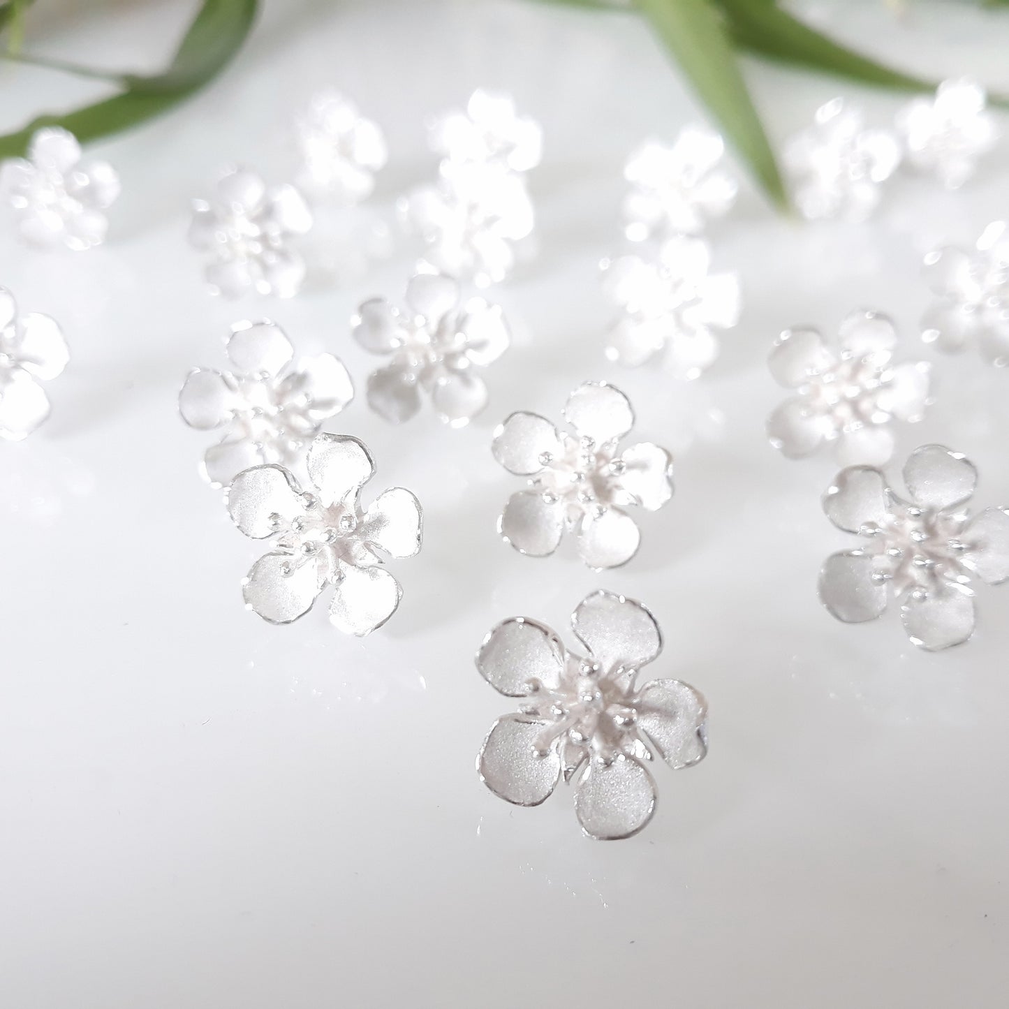 Äppelblomma, örhängen med tappar